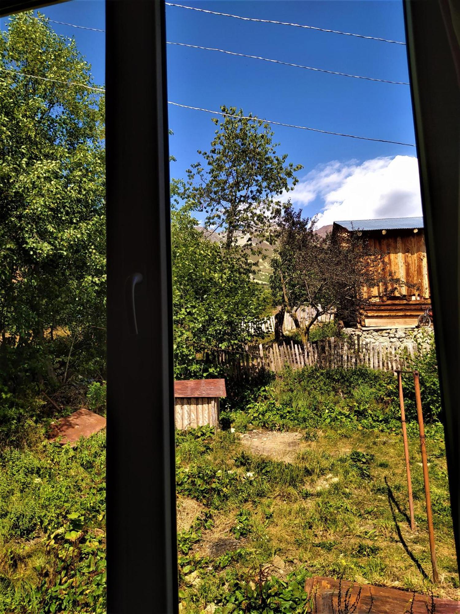 Gujejiani Guest House Местия Экстерьер фото