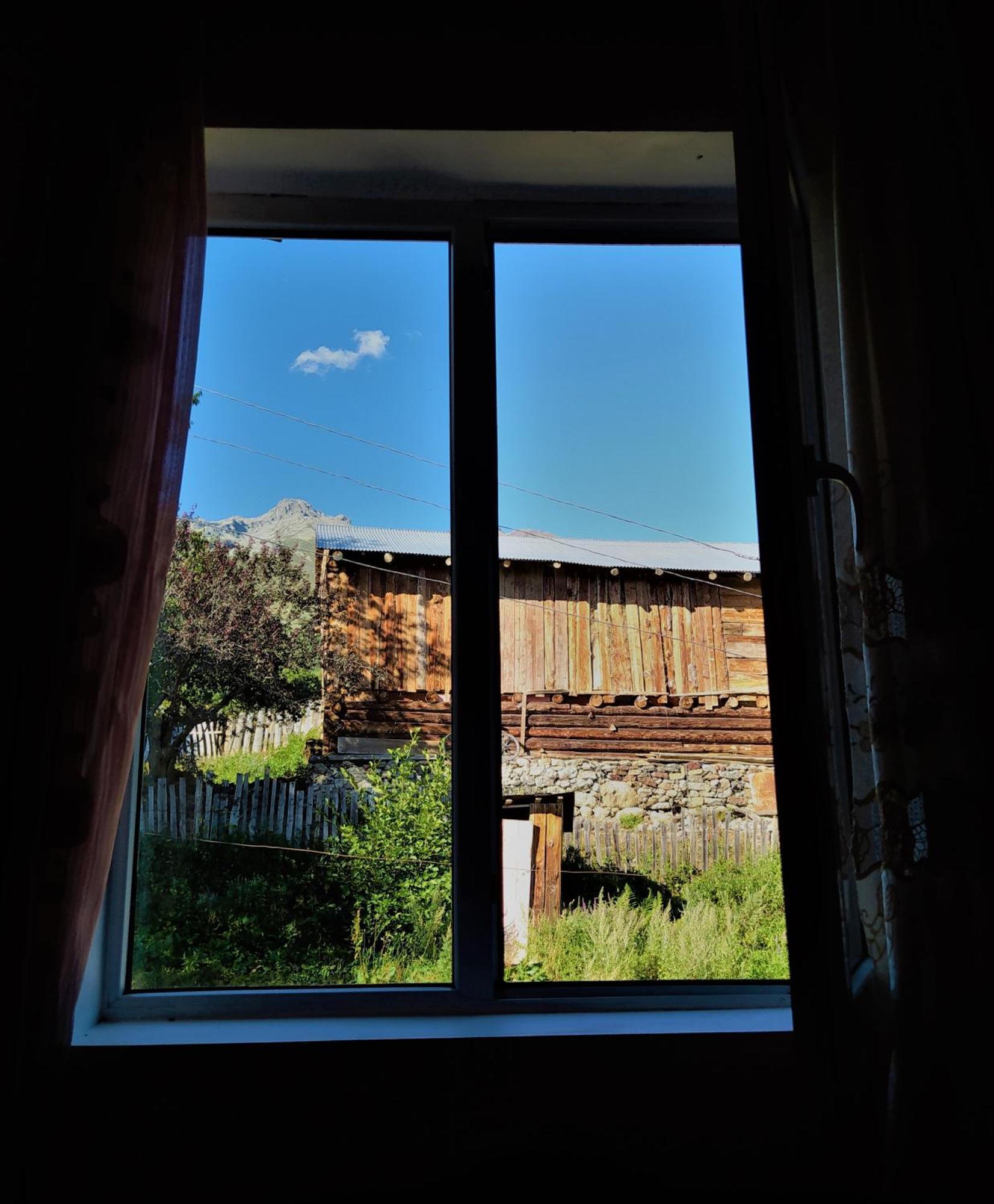 Gujejiani Guest House Местия Экстерьер фото