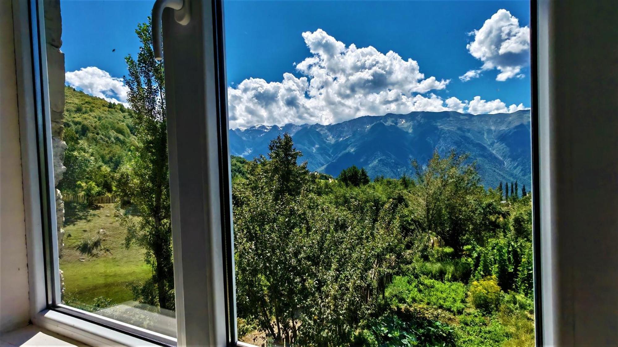 Gujejiani Guest House Местия Экстерьер фото
