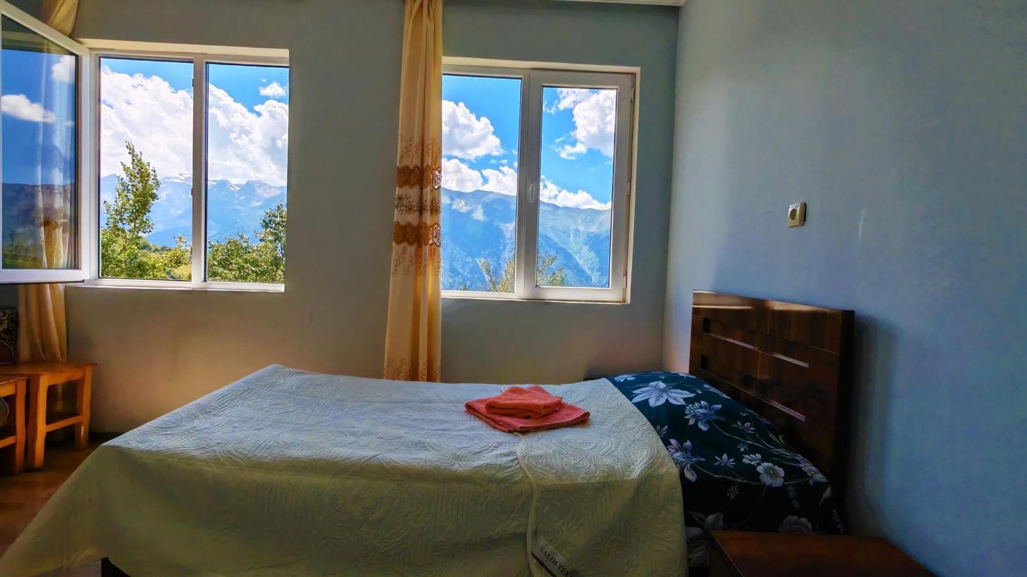 Gujejiani Guest House Местия Экстерьер фото